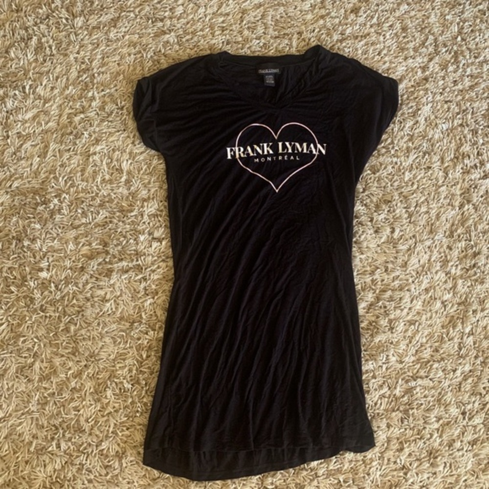 Frank Lyman designs shirt like new and very soft